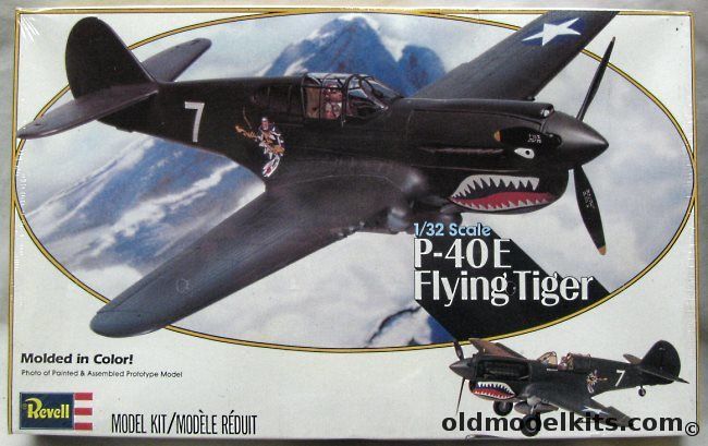 Revell 1/32 P-40E Warhawk Flying Tiger, 4400 plastic model kit